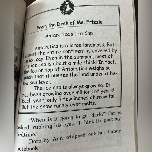 🎃 4 for $20 The Magic School Bus Penguin Puzzle Adventure Chapter Book - Picture 3 of 4